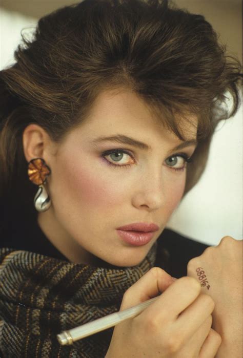 22 Stunning Vintage Photos of a Young Kelly LeBrock。